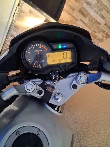 Suzuki 125s semi-nova melhor preço 