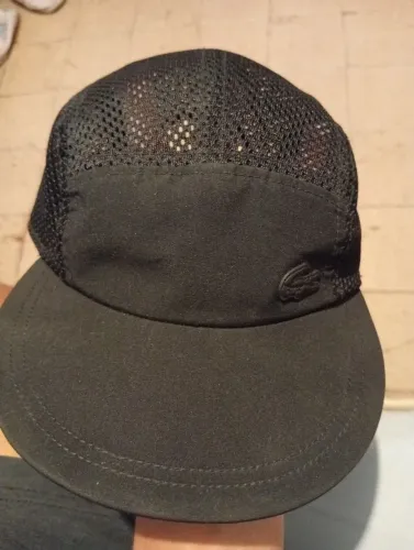 Boné Lacoste redinha