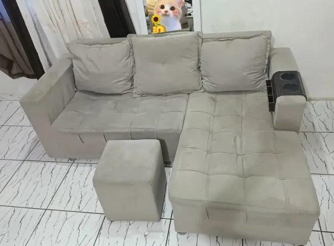 SOFÁ 3 LUGARES + PUFF