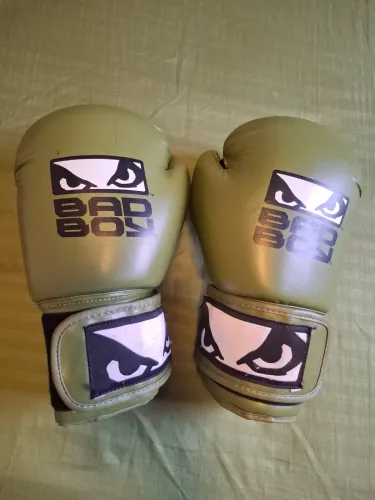 Luva boxe/ Muay Thai unissex seminova