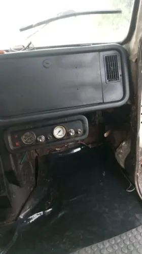 volvo engatado na caçamba