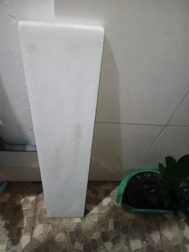 SOLEIRA DE PORTA EM MÁRMORE BRANCO
