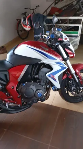 Vendo CB 1000 Ano 2015 revisada