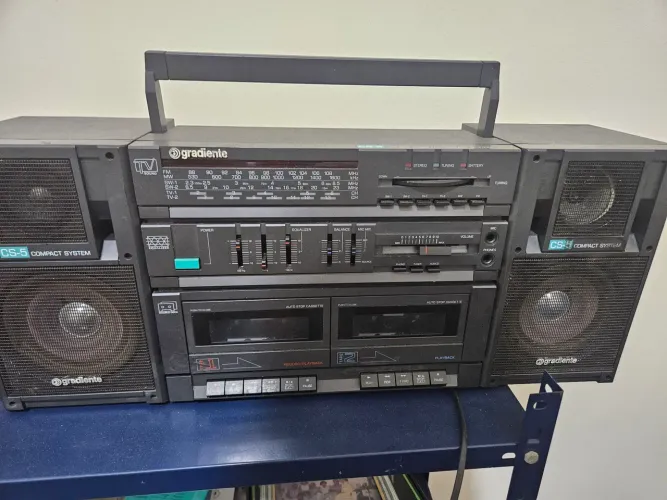 Gradiente Boombox CS5 Partner com case original 