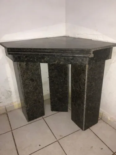 Cantoneira de mármore 80c de altura 