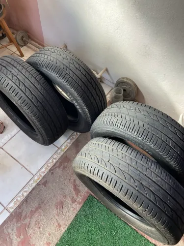 Pneus ARO 16 - 235/60
