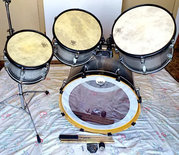 Bateria RMV bumbo e tambores peles Remo FiberSkyn