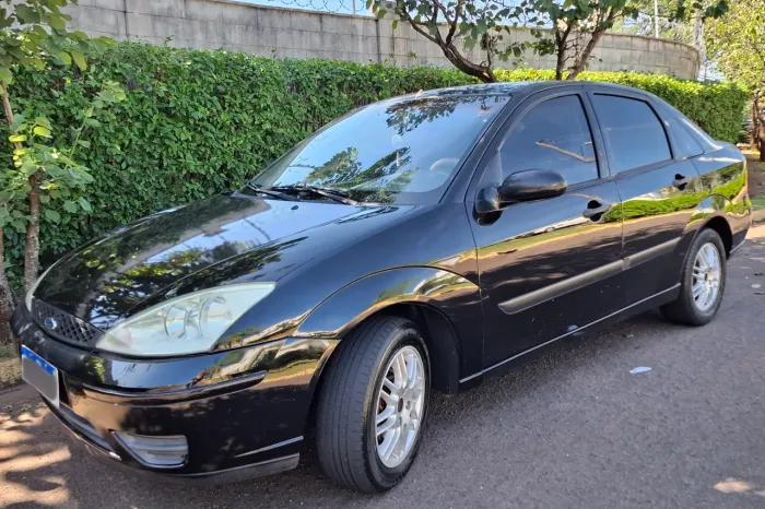 Ford Focus Sedan 1.6/1.6 Flex 8v/16v 4P Mec. 2004