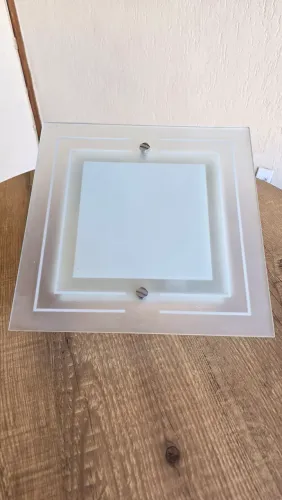 Luminária Plafon de Sobrepor 30x30 cm - Excelente Estado