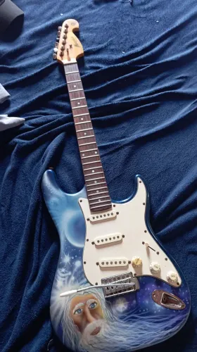Vendo guitarra Memphis by Tagima modelo mg32, está sem acordas
