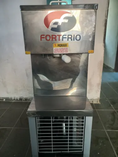 Maquina de sorvete e acai