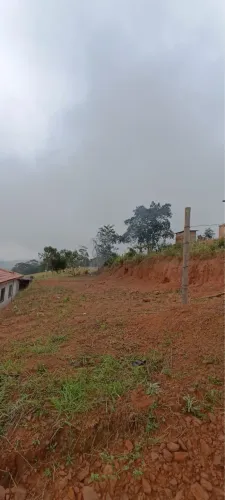 Vende -se lote em monsenhor izidro. 