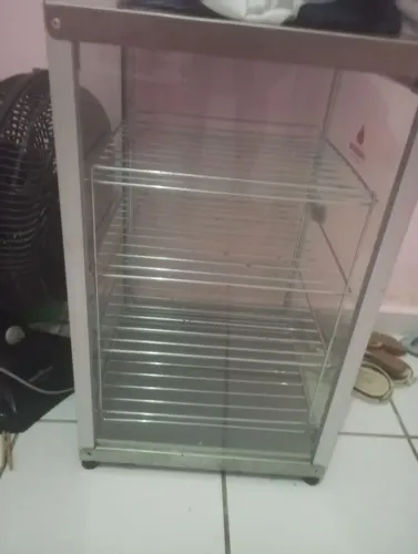 Prateleira de salgados