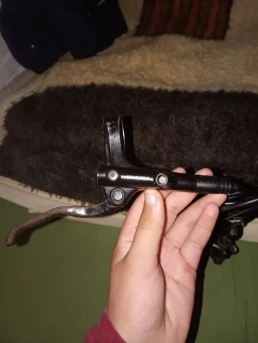 Freio Shimano mt200 semi-novo com alguns defeitos