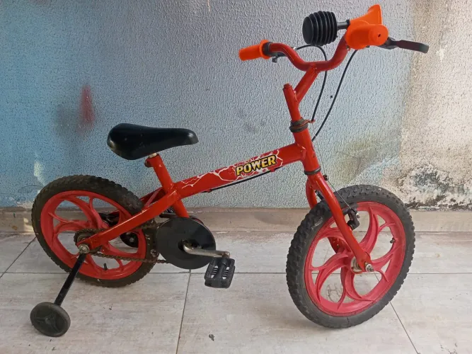 Vendo bicicleta aro 16. Não entrego retirar no bairro Jardim Holanda