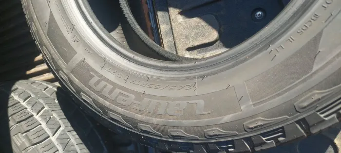 Pneus 245/65 R17