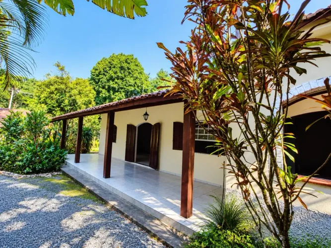 CASA À VENDA EM RIO DO OURO - SÃO GONÇALO/NITERÓI - RJ