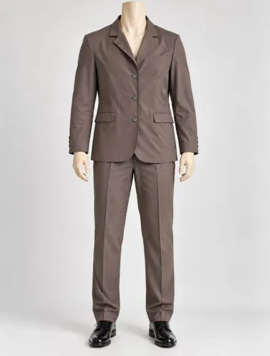 Conjunto de terno semi novo marrom TAM 56.não faço entrega