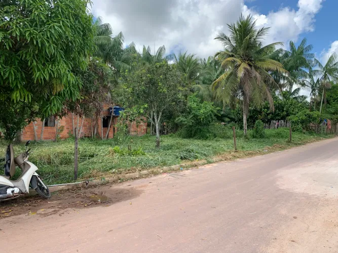 Vende-se um terreno