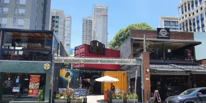 Vaga para garçom, garconte e ajudante geral