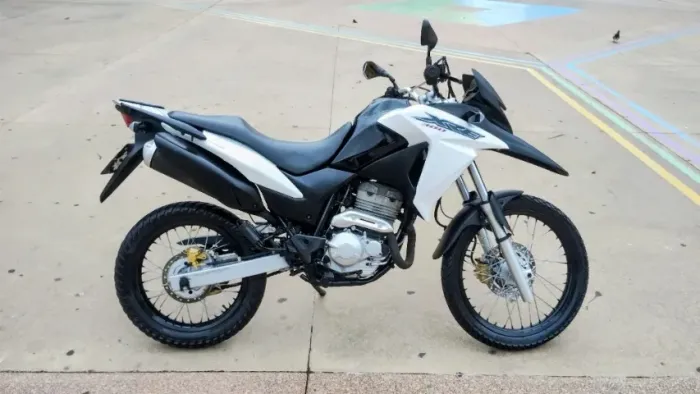 HONDA XRE 300 ano 2016 FAÇO FINANCIAMENTO