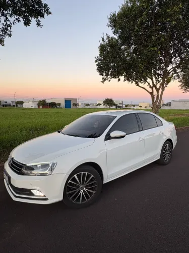 Volkswagen Jetta Comfortline 2.0 T.flex 8V 4P Tipt. 2015