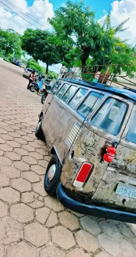 Volkswagen Kombi 1.6 8v Gasolina Mec. 1986
