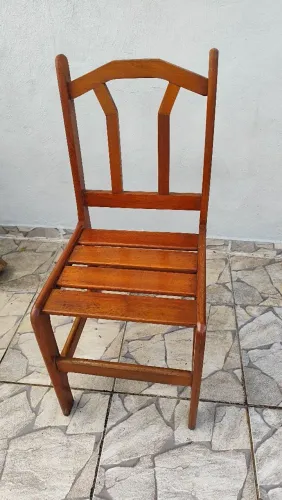 Cadeira de Madeira Maciça