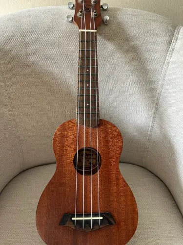 Ukulele Soprano Tagima 21-K, super-conservado e com a sonoridade linda.