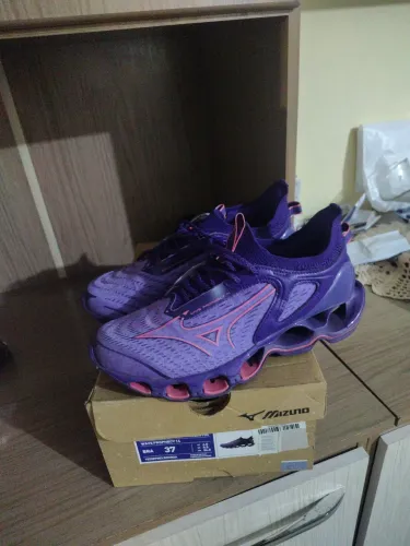 Tênis Mizuno pro 14
