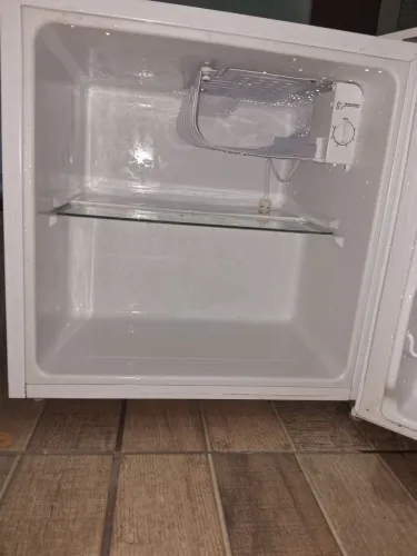 Vendo frigobar 