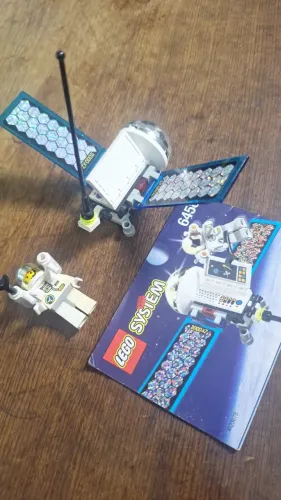 6458 LEGO Satellite with Astronaut - Completo