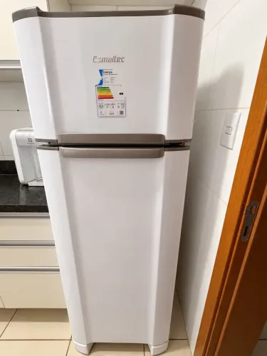 Geladeira 306 litros Esmaltec