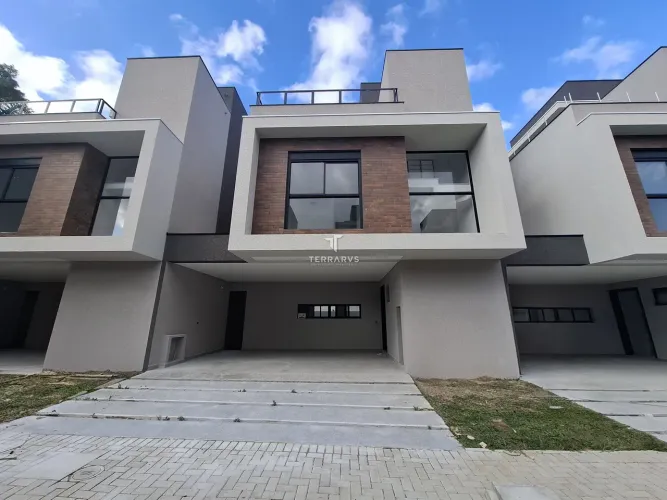 SOBRADO com 3 dormitórios à venda com 216.45m² por R$ 1.697.588,00 no bairro Bacacheri - C