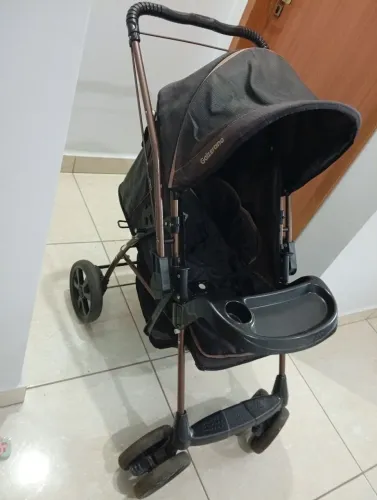 Carrinho de Bebê Galzerano Marrom com Bandeja e Capota Retrátil