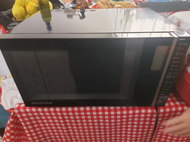 Microondas Micro-ondas Brastemp 32 Litros Preto com Grill e Painel Integrado - BMG45AE