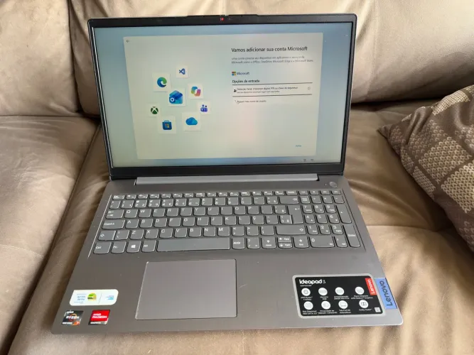 Notebook Lenovo IdeaPad 3 Ryzen 7 5700U / 8GB RAM / 256GB SSD / Tela 15.6" Full HD