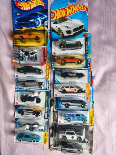 Lote 16 minis 1:64 ( maioria HW)