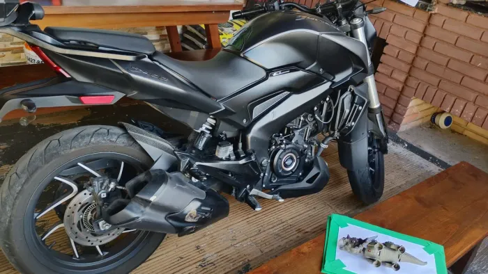 BAJAJ DOMINAR 400