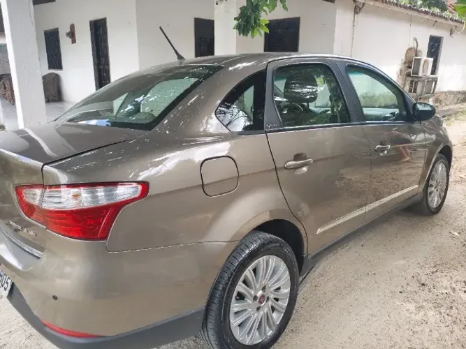 Fiat Grand Siena Essence 1.6 Flex 16V 2016