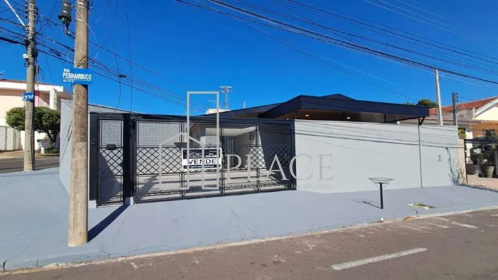 Casa residencial com 3 suítes e espaço gourmet para aluguel no Banzato, Marília