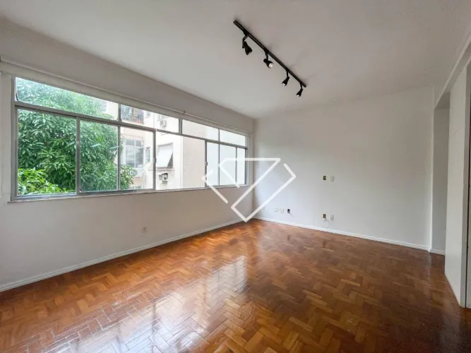 Apartamento com 2 dormitórios à venda, 90 m² por R$ 1.590.000,00 - Leblon - Rio de Janeiro