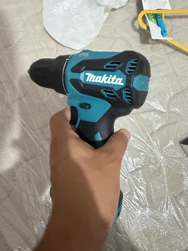 Parafusadeira e furadeira Makita 18v sem bateria