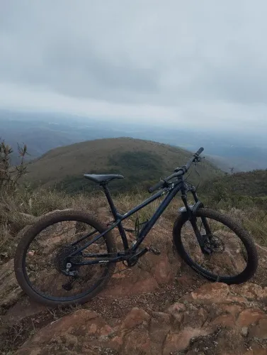 Sense Hardplay tam S com upgrades (canote retrátil melhor, tubeless, corrente)