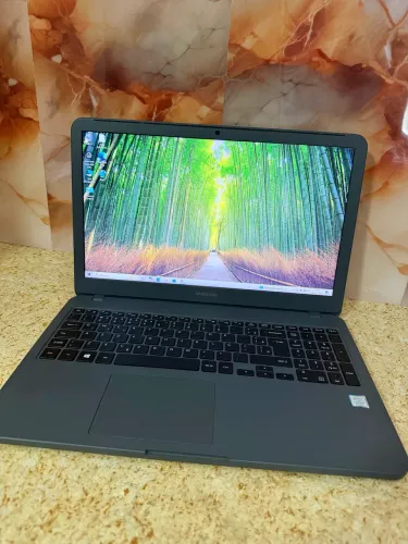 Notebook Samsung i5 8º GTh SSD de 256 GB 4 GB de Ram ! Aceito cartão