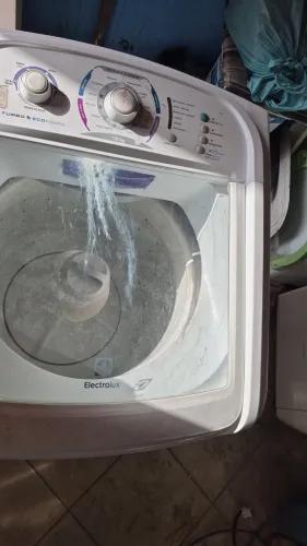 Vendo maquina de lava 13 k usasa fucionando 