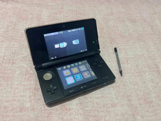 Nintendo 3DS Original + Caixa + 6 Jogos Originais | Excelente Estado