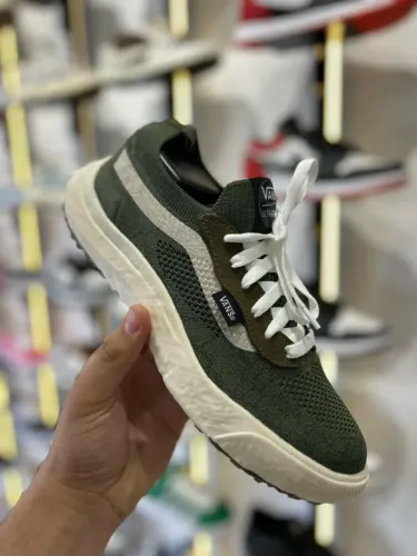 Vans Ultrarange Neo VR3 Tons: Verde Musgo - Cabedal em Malha Respirável Masculino Premium