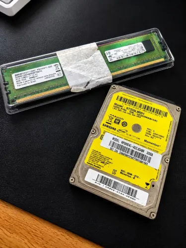 HD 320GB SATA + RAM 4GB DDR3 1600MHz