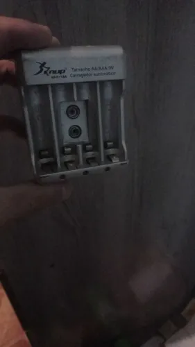 Carregador de pilhas knup aa/aaa/9v